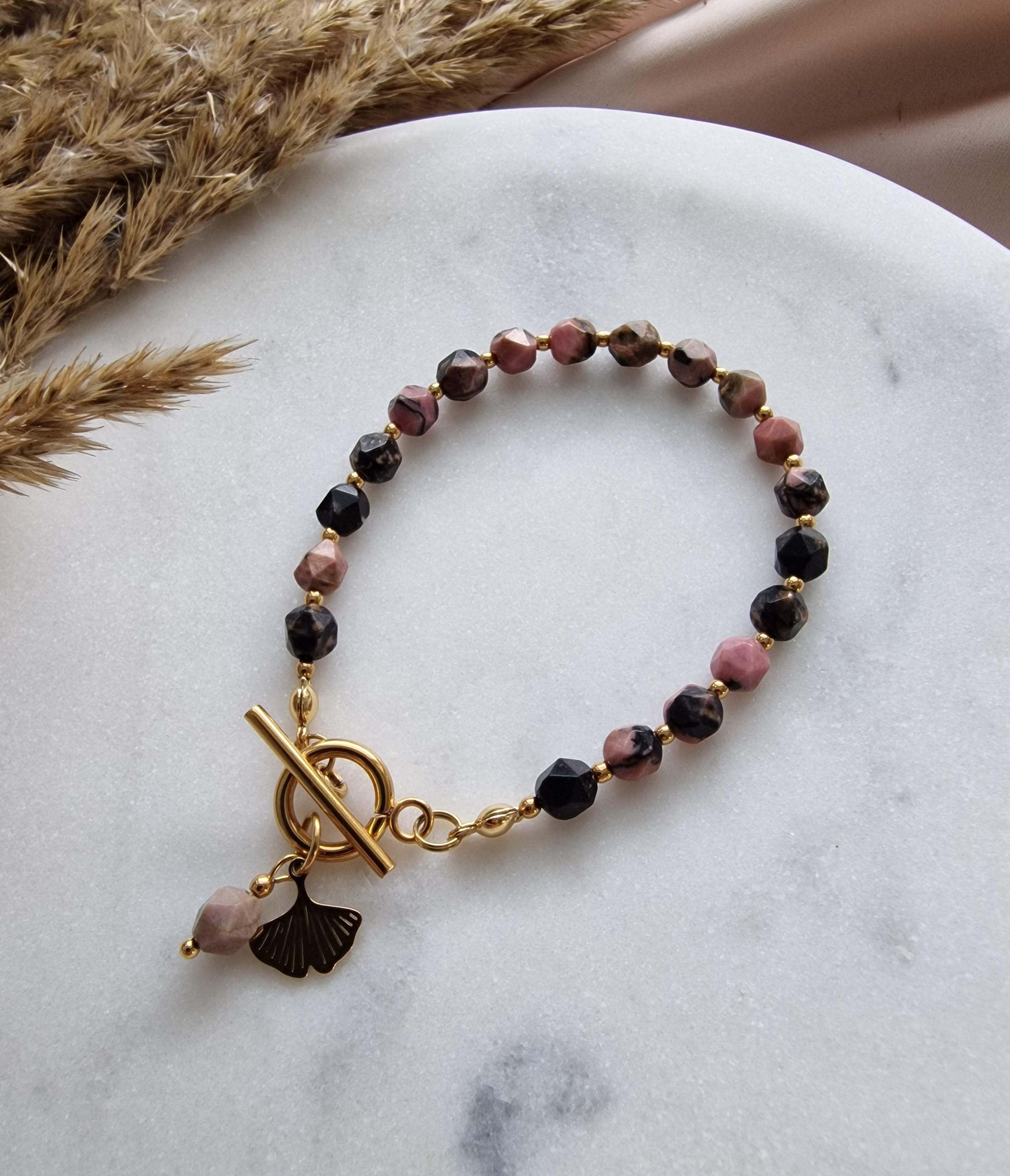 Bransoletka Rodonit, Hematyt