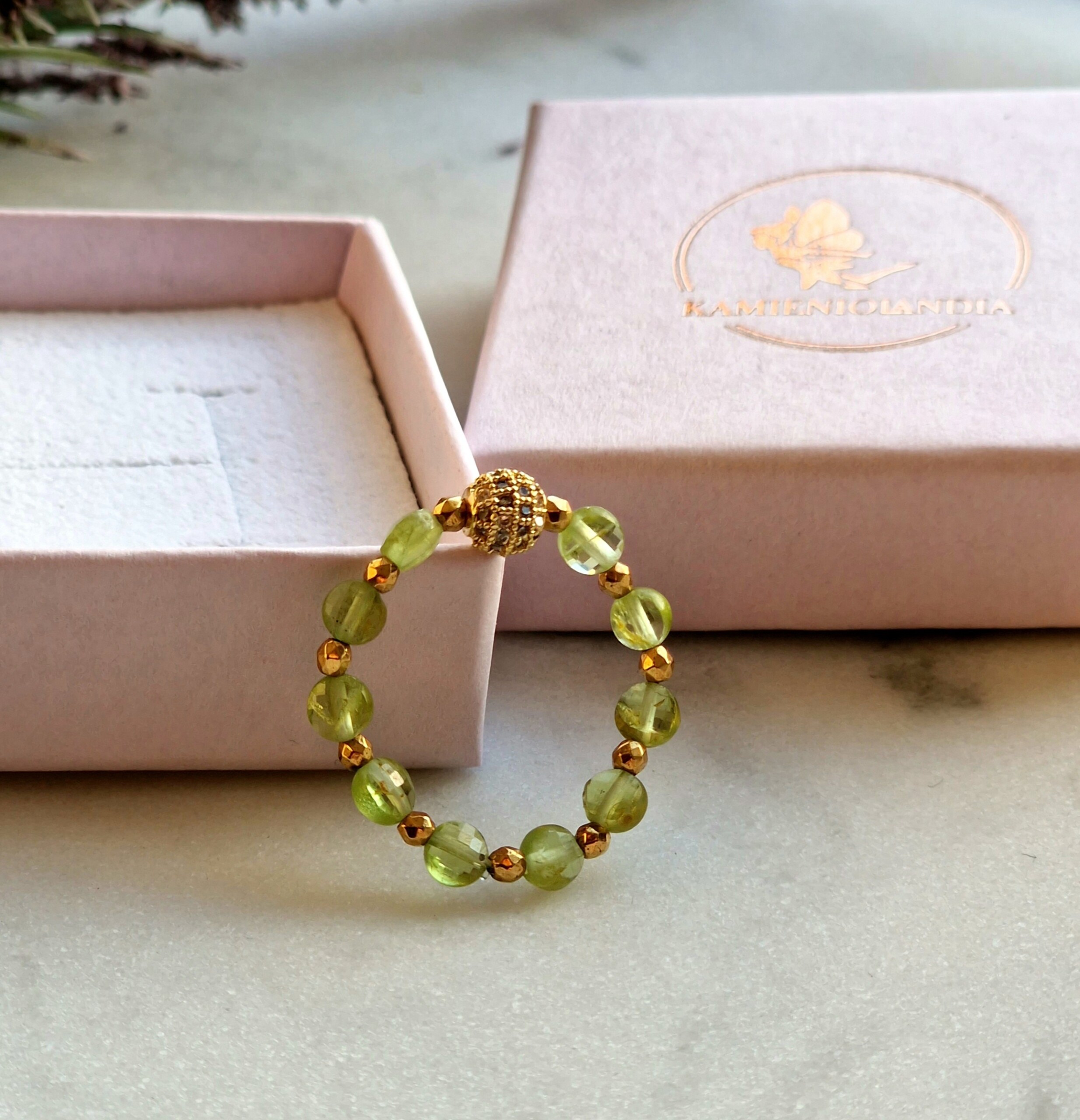 Pierścionek Oliwin, Hematyt, miedziana kulka z cyrkoniami