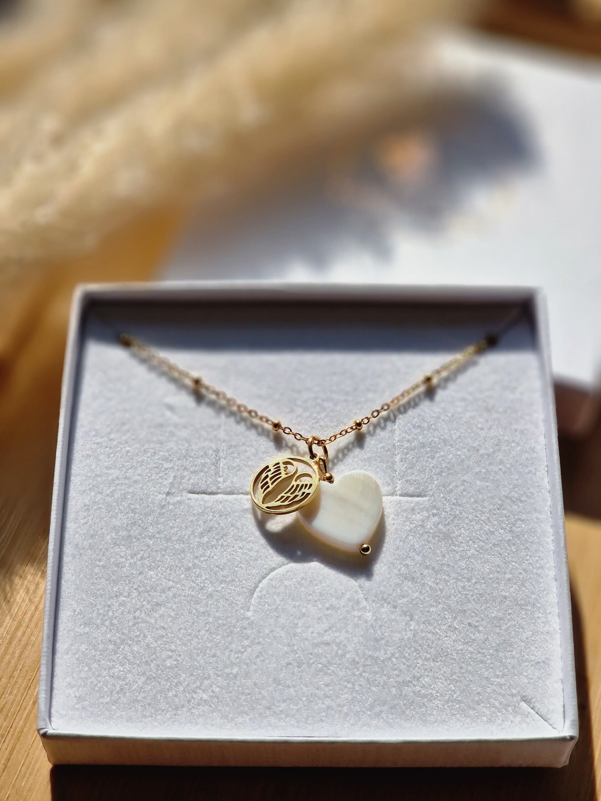 Naszyjnik Masa perłowa serce skrzydła Strefa Okazji - obrazek 3