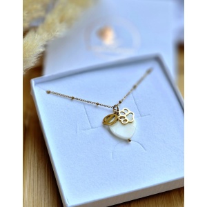 Naszyjnik Masa perłowa serce z psią łapką i literką