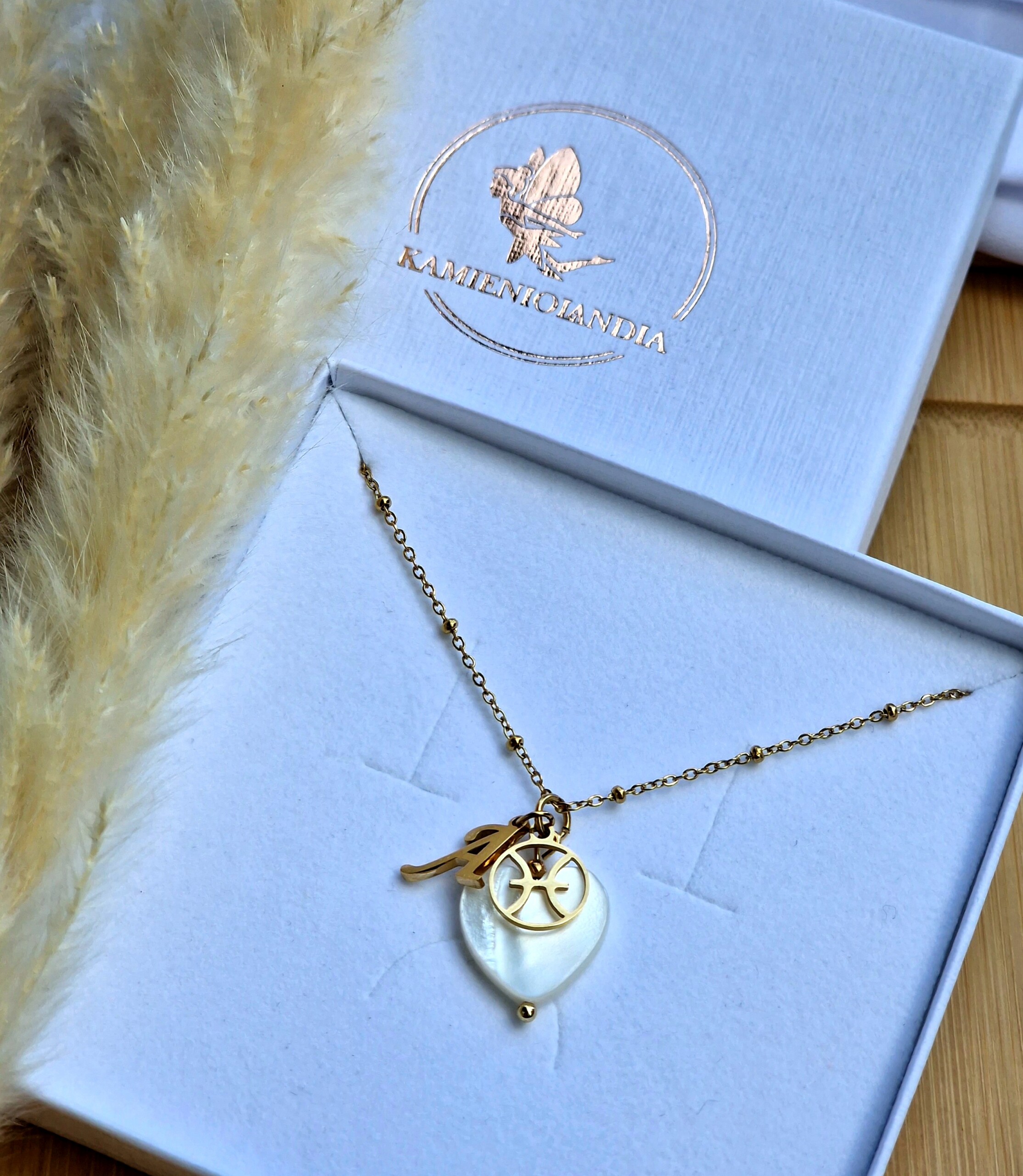 Naszyjnik Masa perłowa serce ze znakiem zodiaku i literką Strefa okazji - obrazek 2