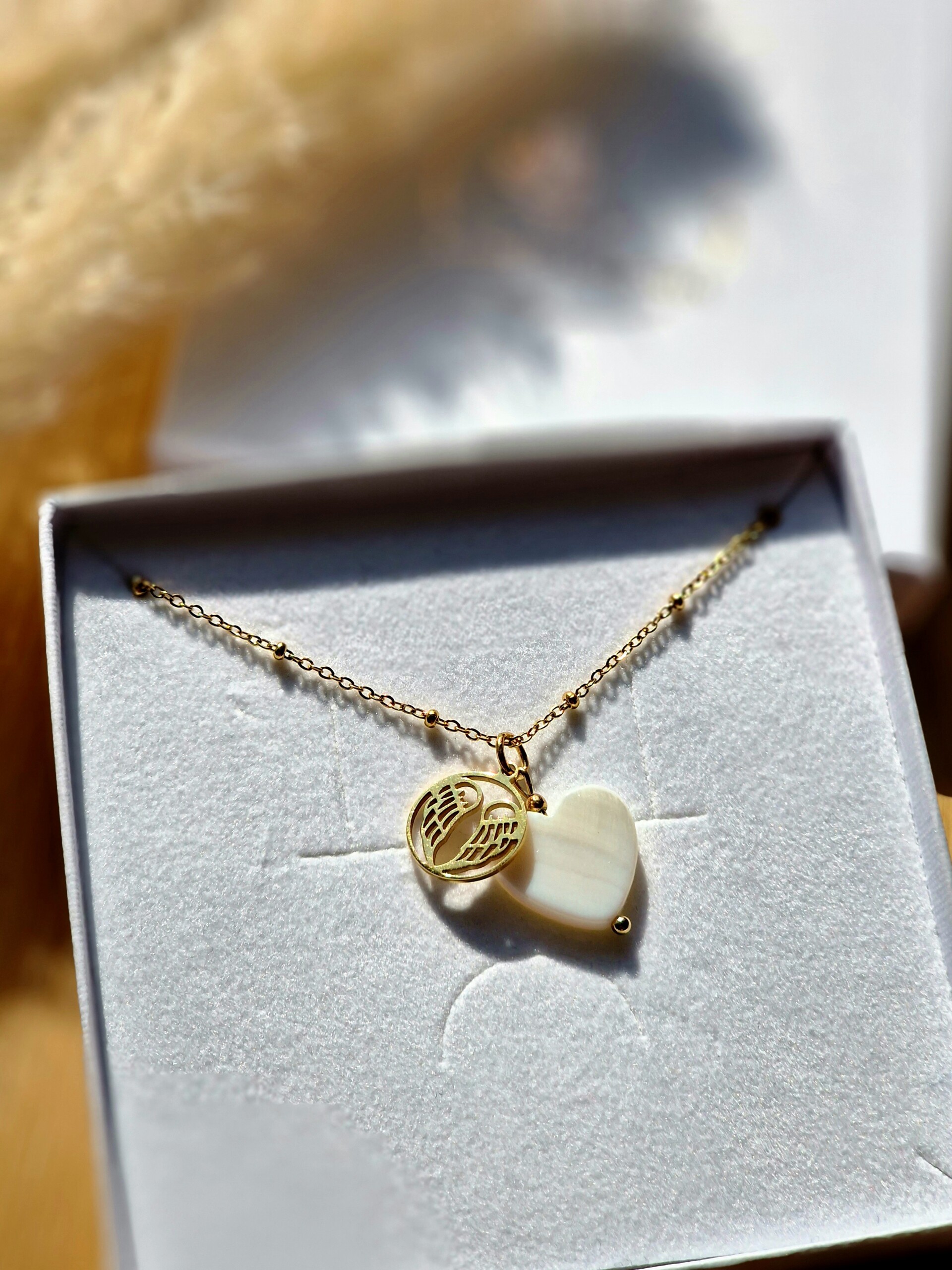 Naszyjnik Masa perłowa serce skrzydła Strefa Okazji - obrazek 2