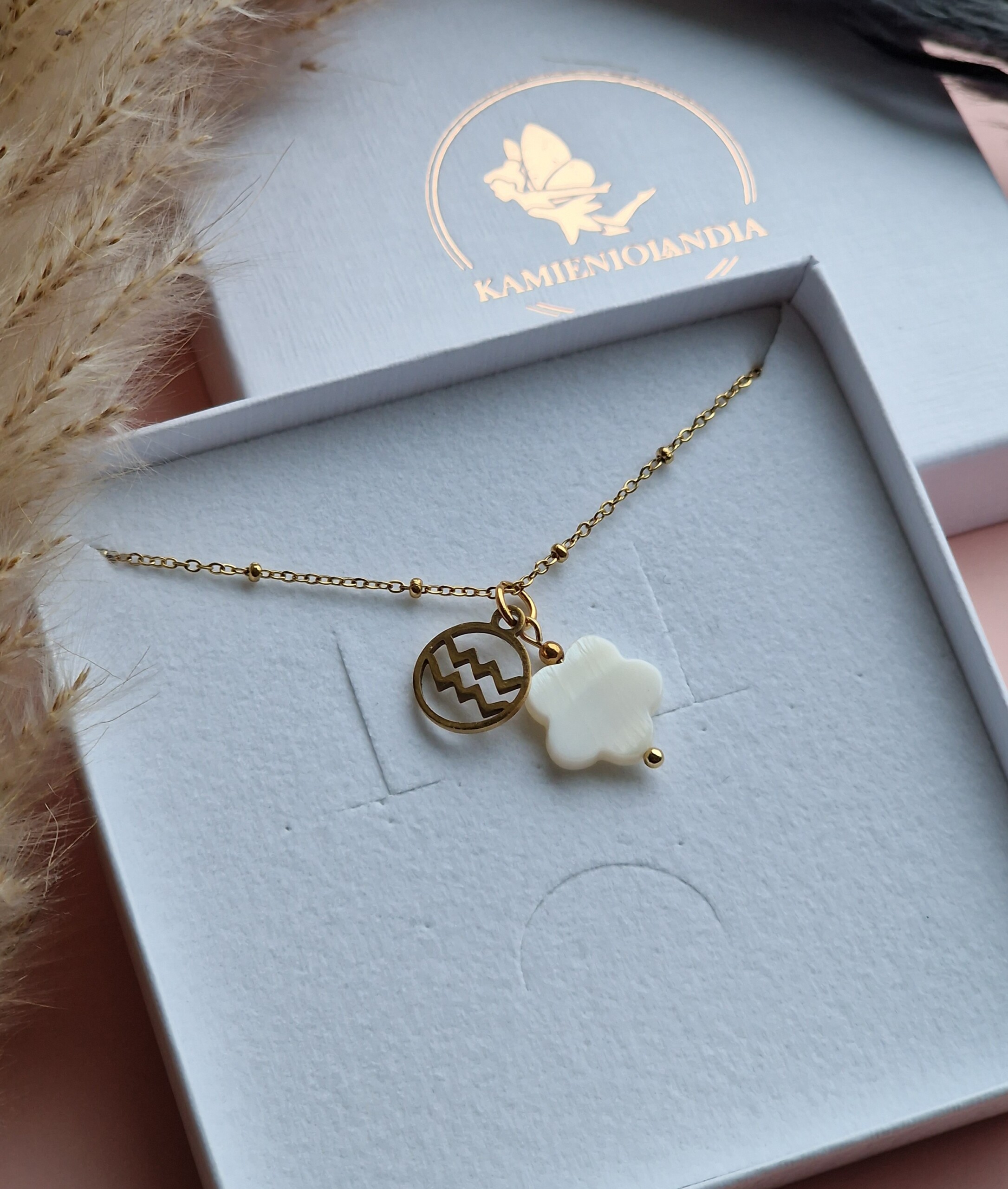 Naszyjnik Masa perłowa koniczynka ze znakiem zodiaku Strefa okazji - obrazek 3