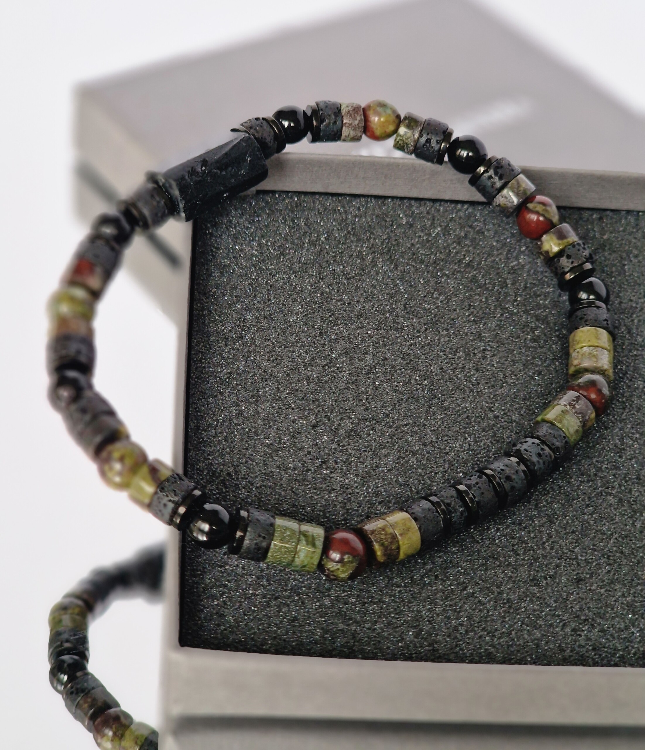 Bransoletka męska Turmalin, Jaspis smocza krew, Lawa wulkaniczna, Hematyt - obrazek 3