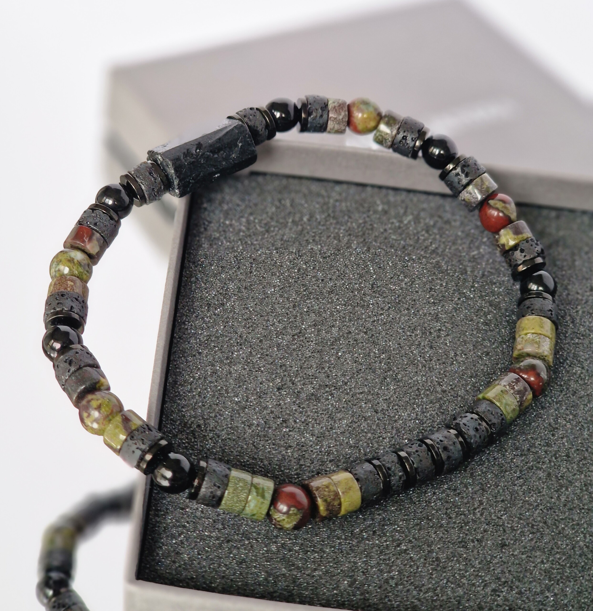 Bransoletka męska Turmalin, Jaspis smocza krew, Lawa wulkaniczna, Hematyt - obrazek 2