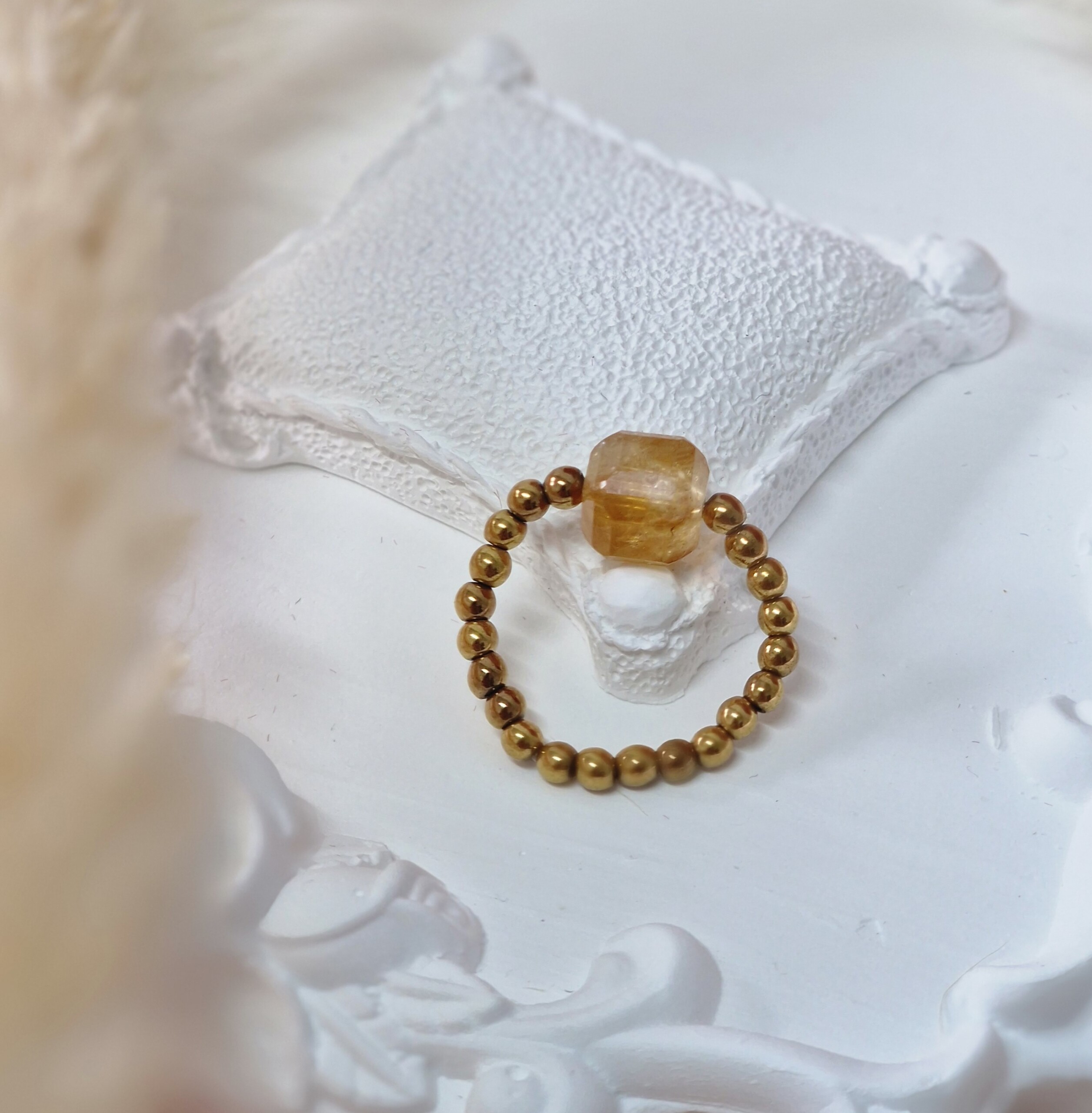 Pierścionek Cytryn, Hematyt