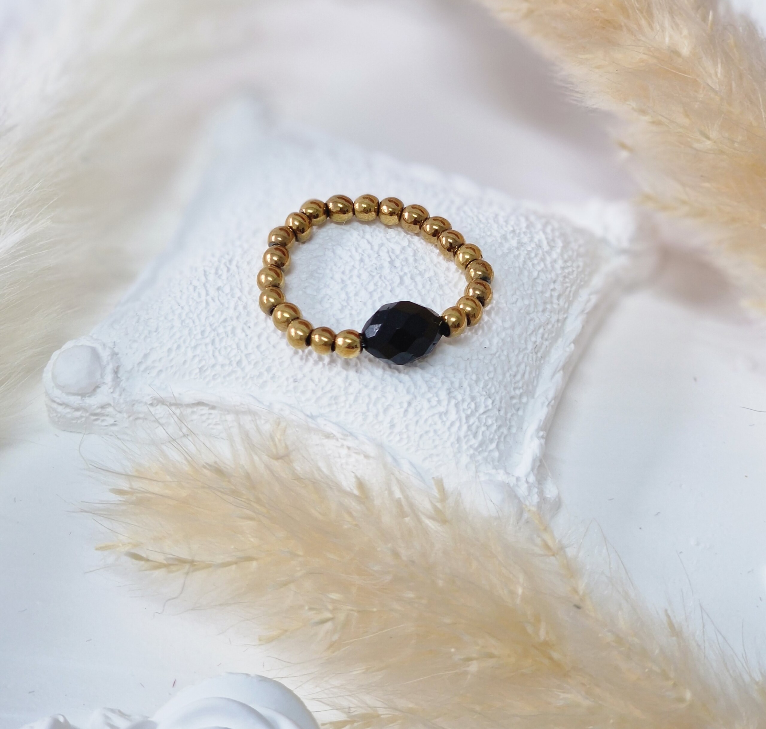 Pierścionek Turmalin, Hematyt