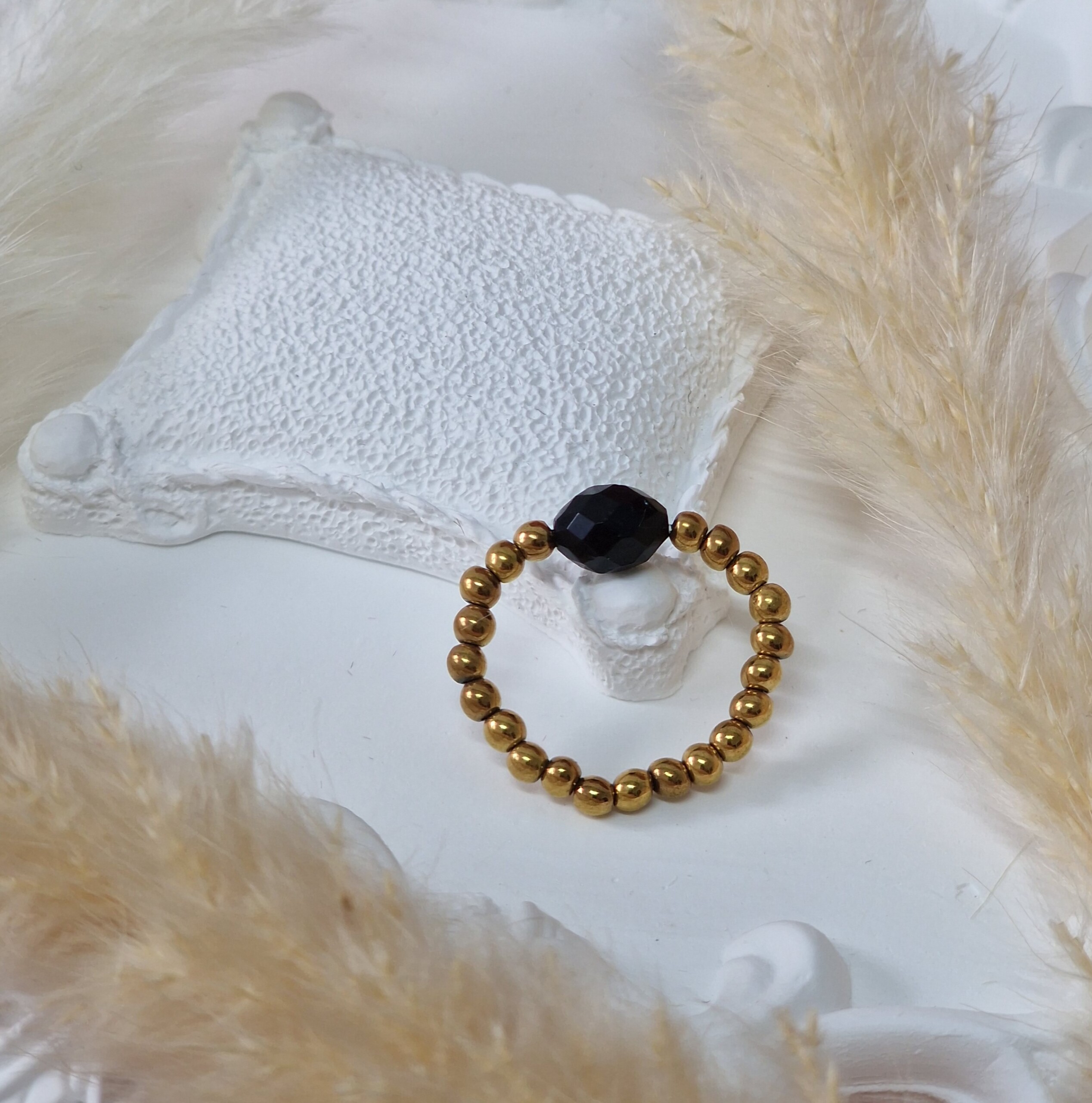 Pierścionek Turmalin, Hematyt