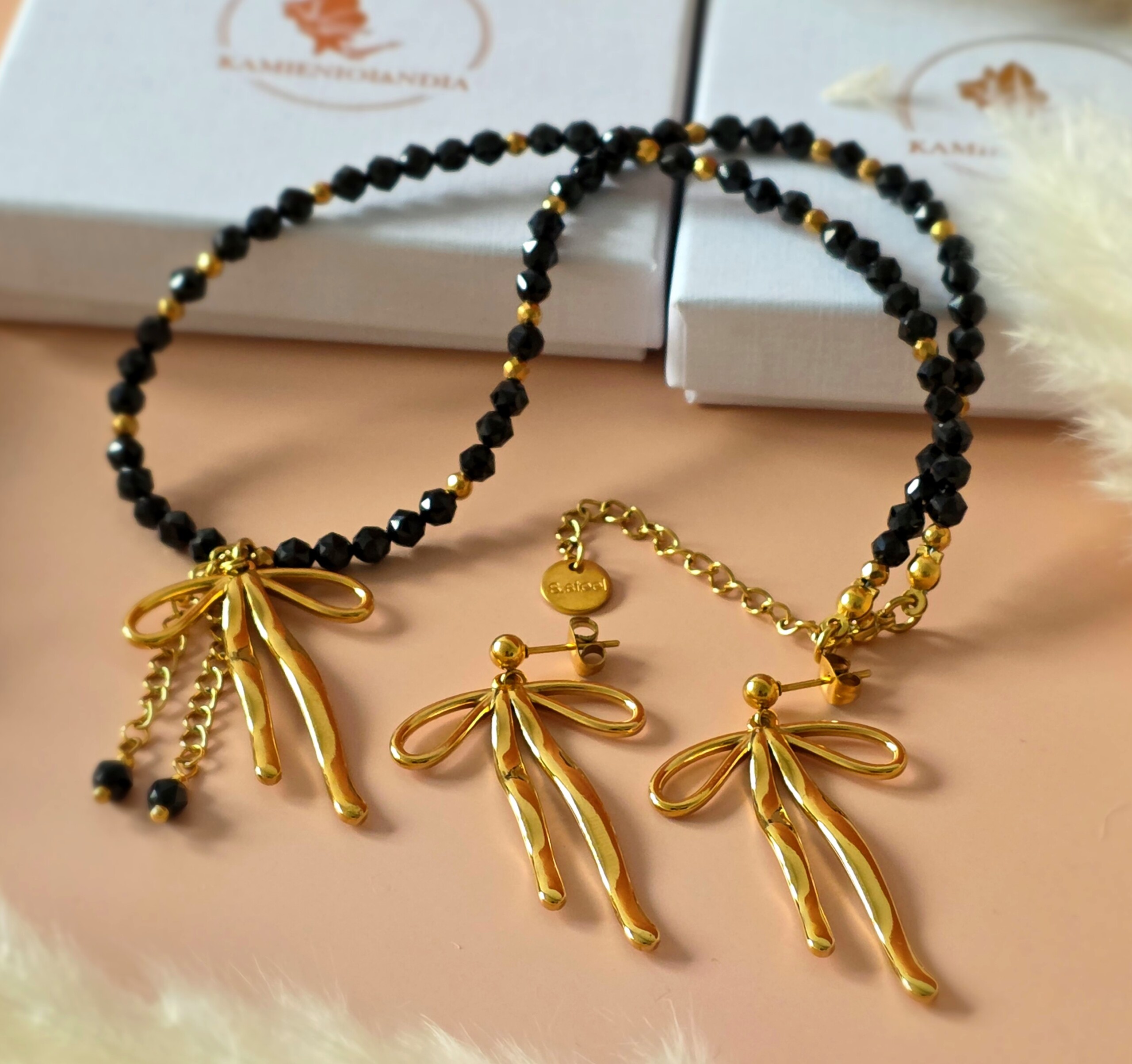 Zestaw z kokardą Spinel, Hematyt